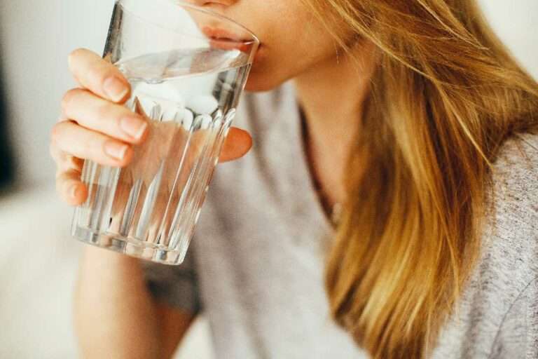 Lee más sobre el artículo Cuatro formas de mantenerse hidratado durante la canícula